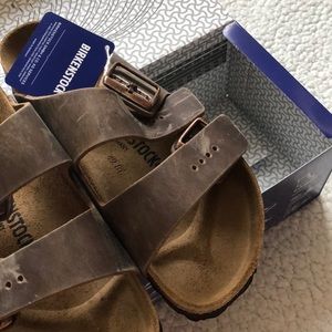 NWB leather Birkenstocks size 38 Tabacco brown